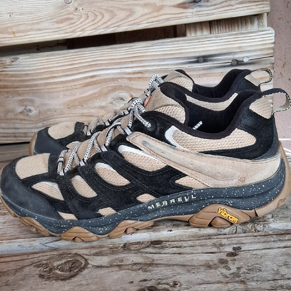 Merrell Men's Black and Tan Athletic Shoes - Picture 2 of 11